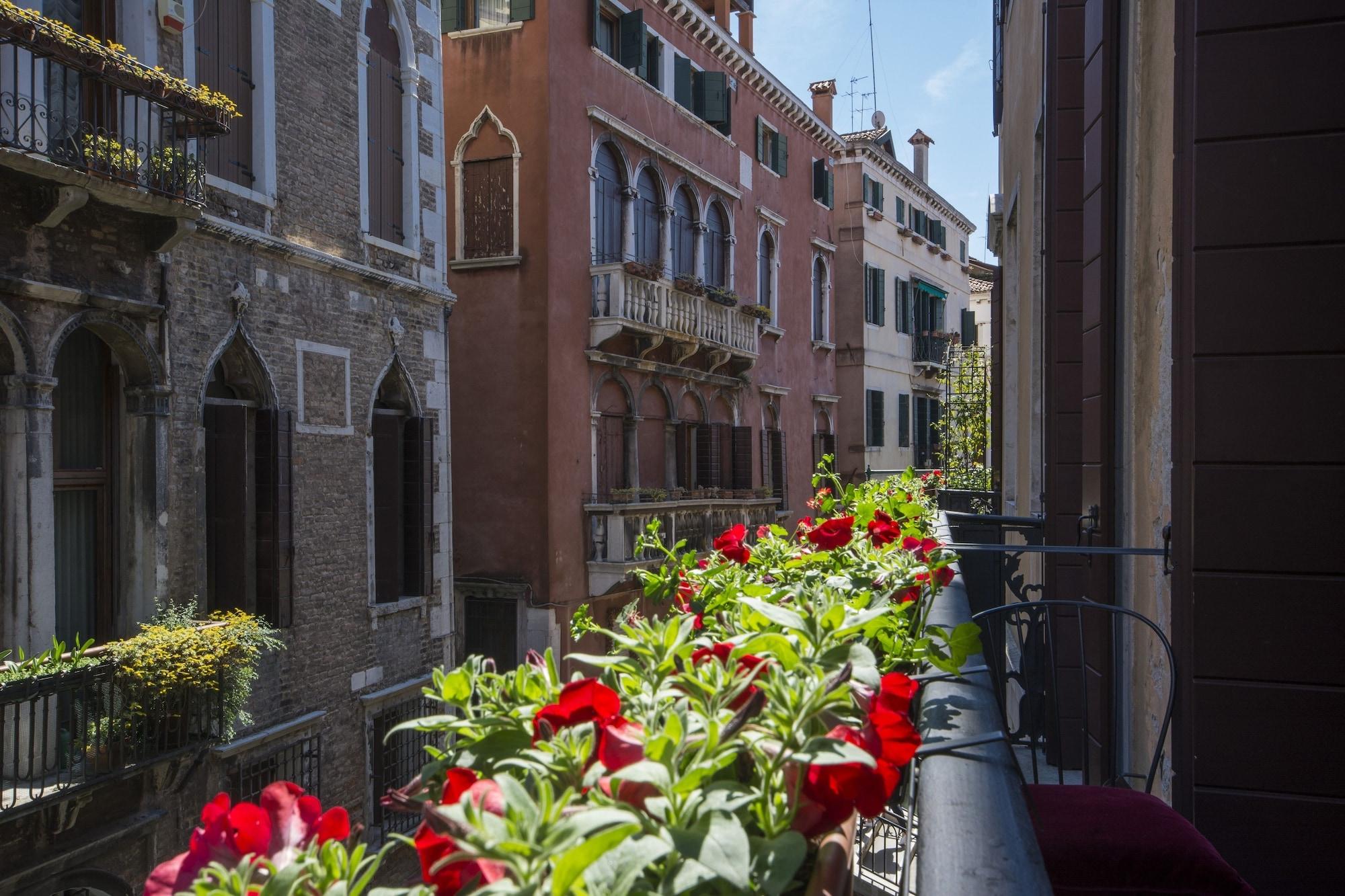 Hotel Becher Venedig Exteriör bild